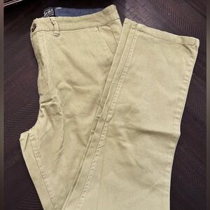 Benny gold men’s slouch 33x32 green pants. Long pants straight fit NWOT